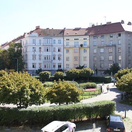 Cosy Apartment Under The Tower Прага Екстер'єр фото