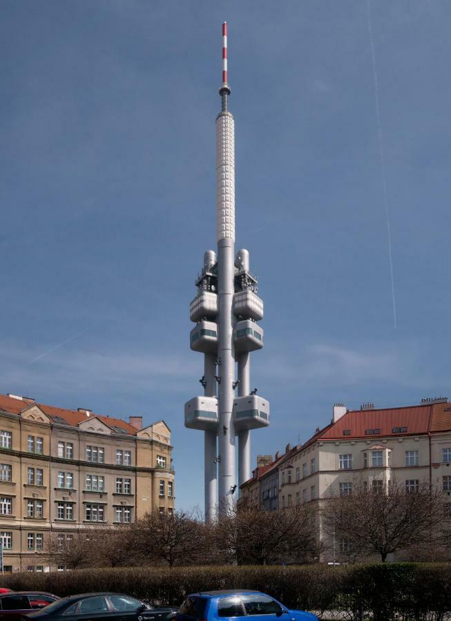 Cosy Apartment Under The Tower Прага Екстер'єр фото